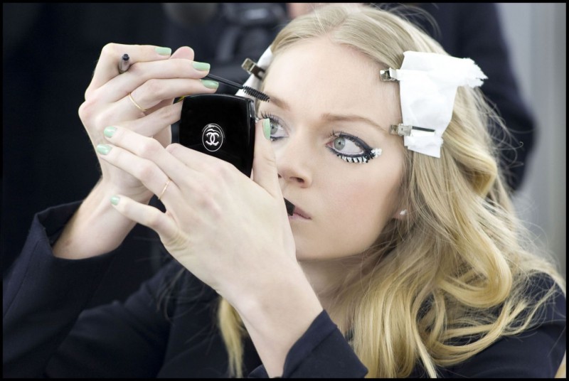 chanel jade nail varnish manicure london fashion week