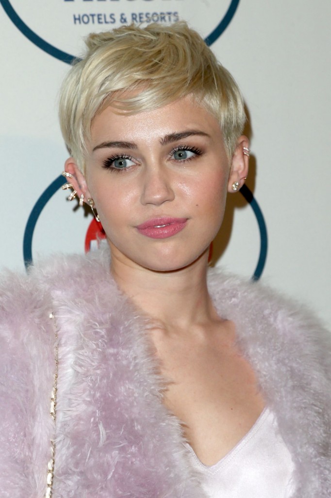 miley-cyrus-pre-grammy-gala-in-los-angeles-january-2014_1