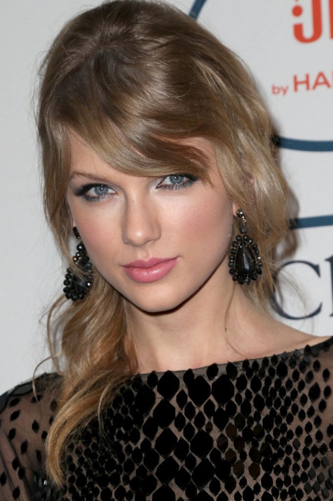 taylor-swift-pre-grammy-gala-in-los-angeles-january-2014_1