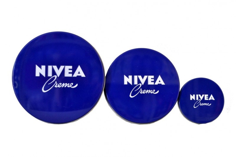 pol_pl_NIVEA-mini-krem-nawilzajacy-Creme-30-ml-1389_2