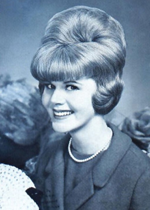 60s-hairstyle-bouffant
