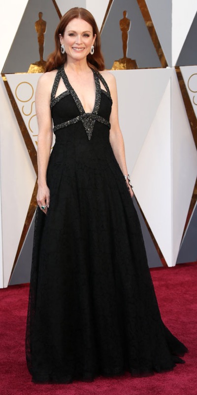 ClioMakeUp-oscar-2016-look-trucco-make-up-abiti-vestiti-capelli-julianne-moore-chanel