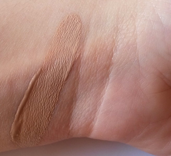 ClioMakeUp-recensione-Debby-Lasting-&-Perfect-Fluid-Foundation-nude-rose-swatch