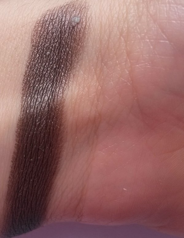 ClioMakeUp-recensione-Essence-I-Love-Soft-Metals-Eyeshadow-Swatch-06