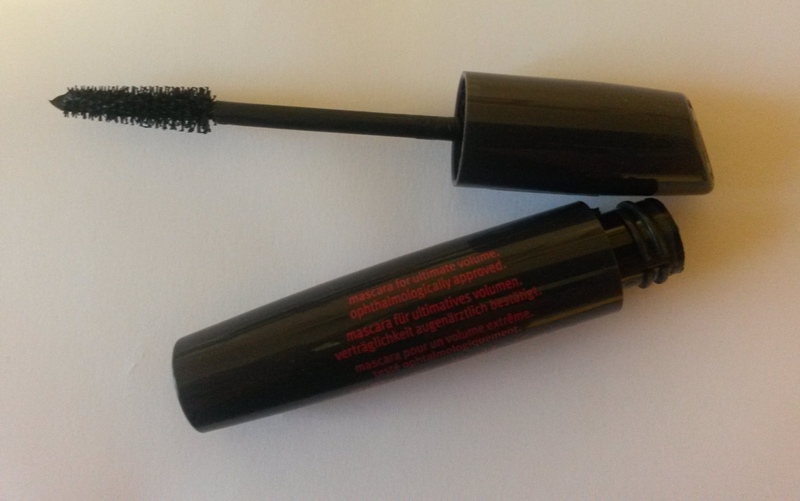 ClioMakeUp-recensione-essence-forbidden-volume-mascara-macro