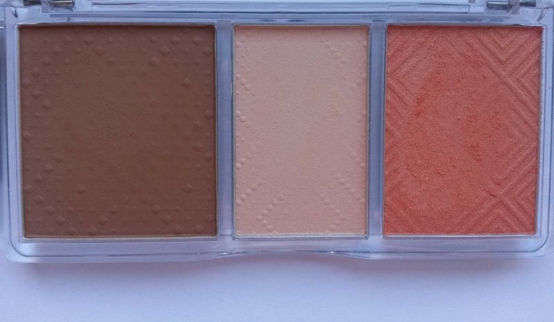 ClioMakeUp-recensione-essence-shape-your-face-contouring-palette-macro