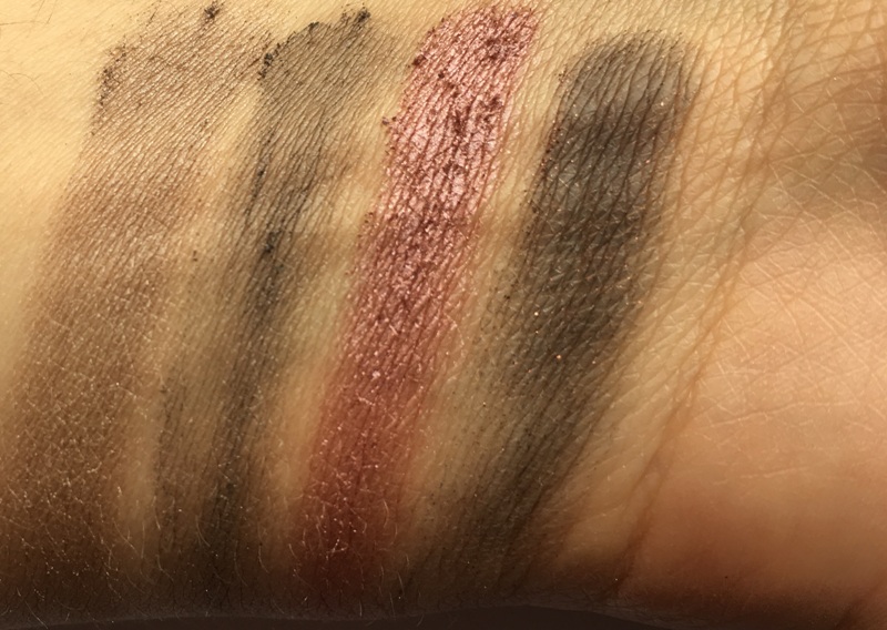 ClioMakeUp-recensione-maybelline-the-blushed-nudes-palette-swatch3