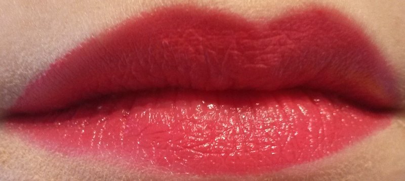 ClioMakeUp-recensione-rossetti-shaka-red-show-01-swatch