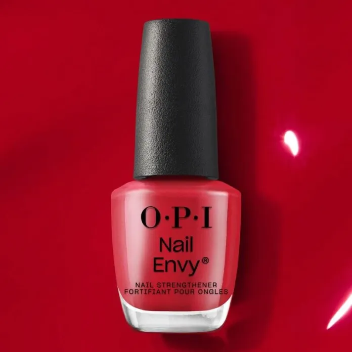 cliomakeup-come-rinforzare-unghie-opi-nail-envy-red-apple