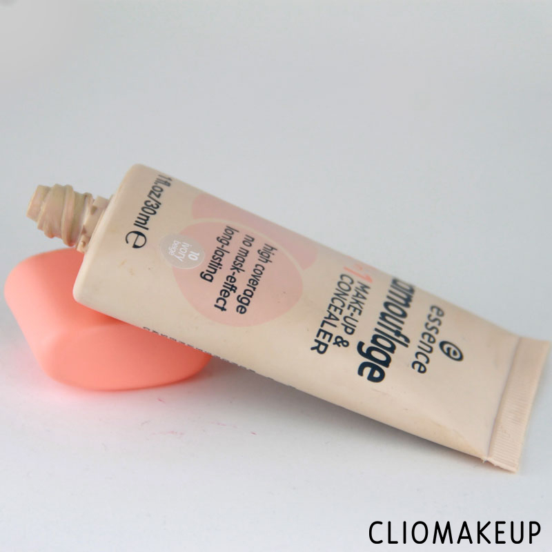 cliomakeup-recensione-fondotinta-camouflage-2-in-1-make-up-e-concealer-essence-2