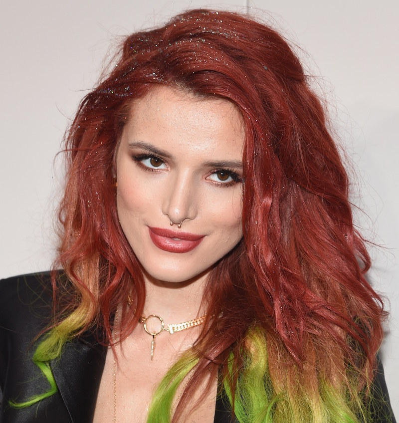 cliomakeup-amas-2016-7-bella-thorne