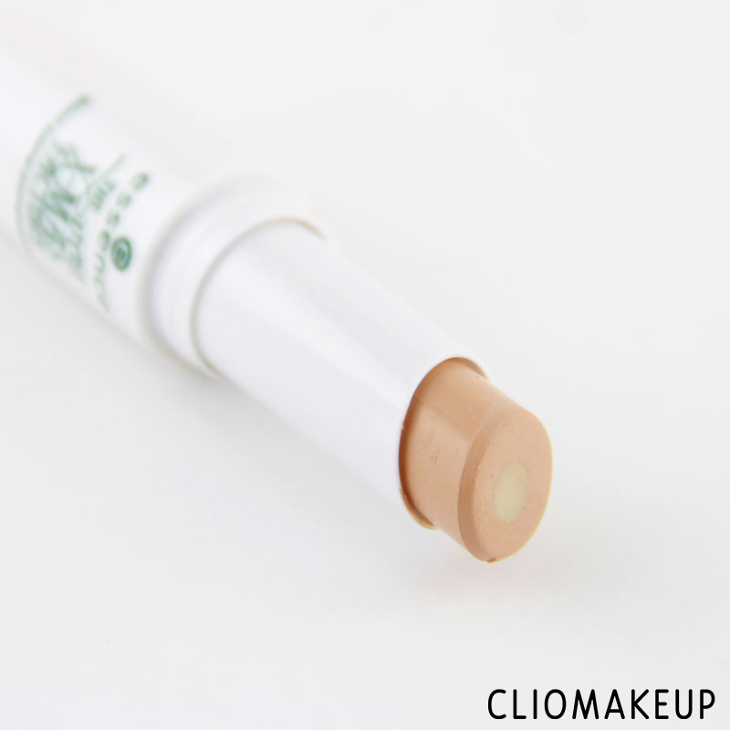 cliomakeup-recensione-the-little-xmas-factore-2-in-1-core-concealer-essence-4