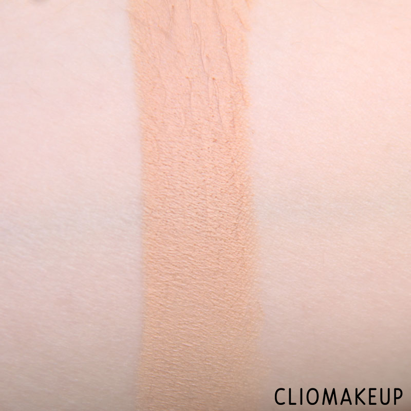 cliomakeup-recensione-the-little-xmas-factore-2-in-1-core-concealer-essence-5