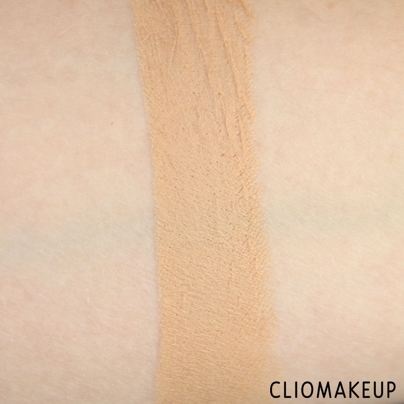 cliomakeup-recensione-the-little-xmas-factore-2-in-1-core-concealer-essence-6