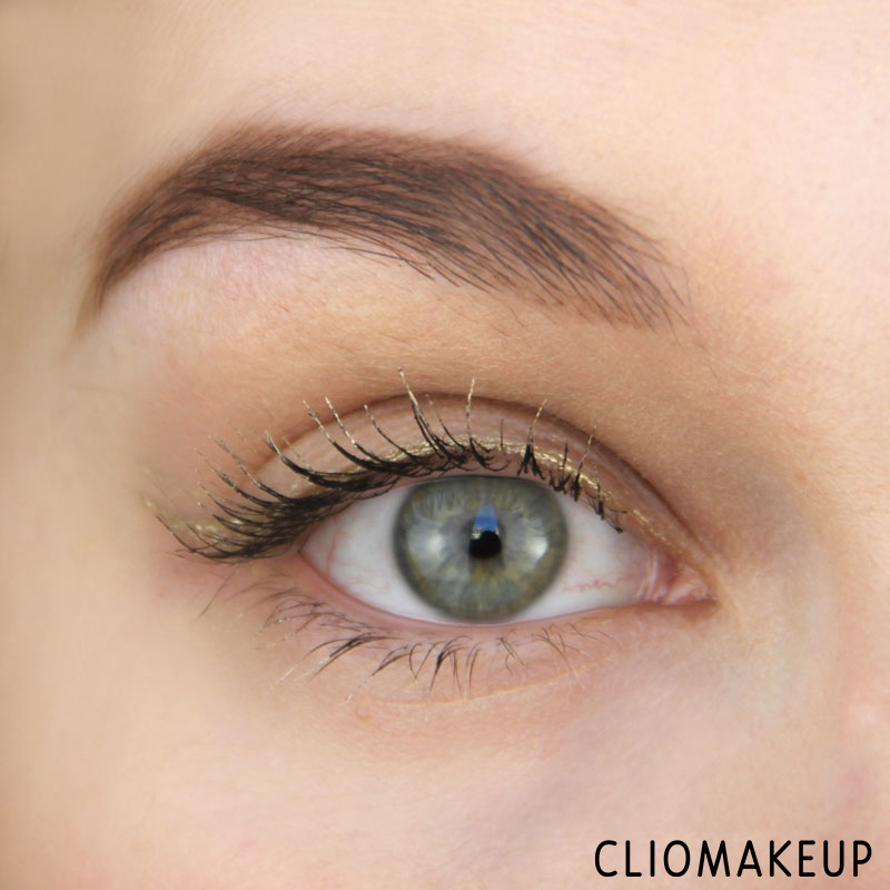 cliomakeup-recensione-the-little-xmas-factory-gold-eyeliner-essence-10