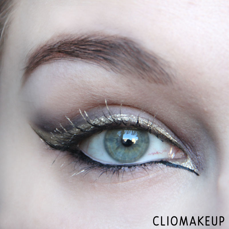 cliomakeup-recensione-the-little-xmas-factory-gold-eyeliner-essence-13