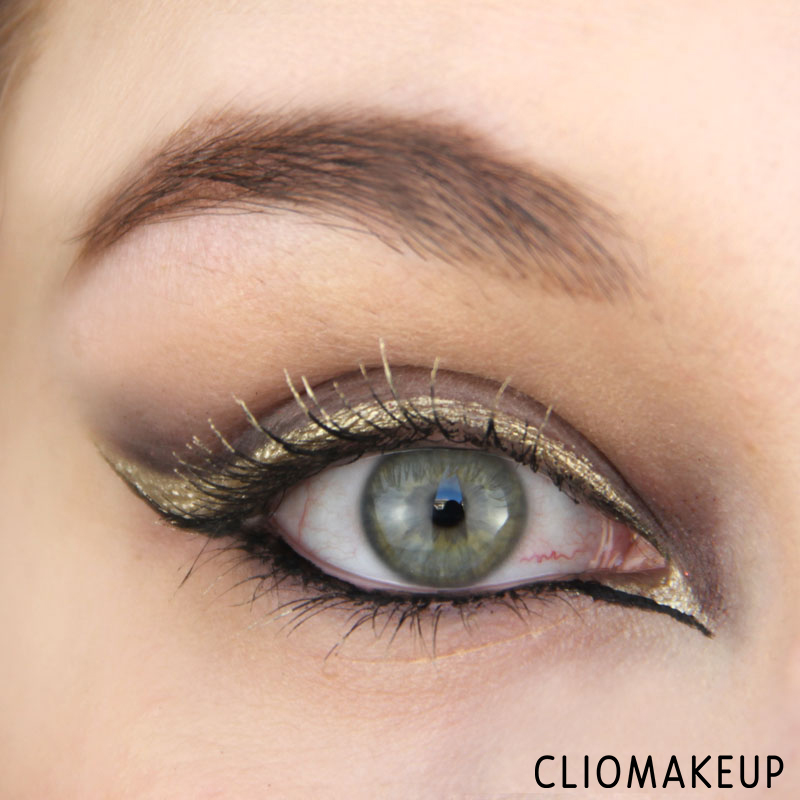 cliomakeup-recensione-the-little-xmas-factory-gold-eyeliner-essence-14