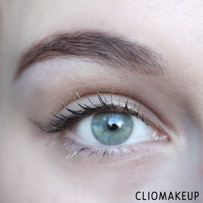 cliomakeup-recensione-the-little-xmas-factory-gold-eyeliner-essence-9