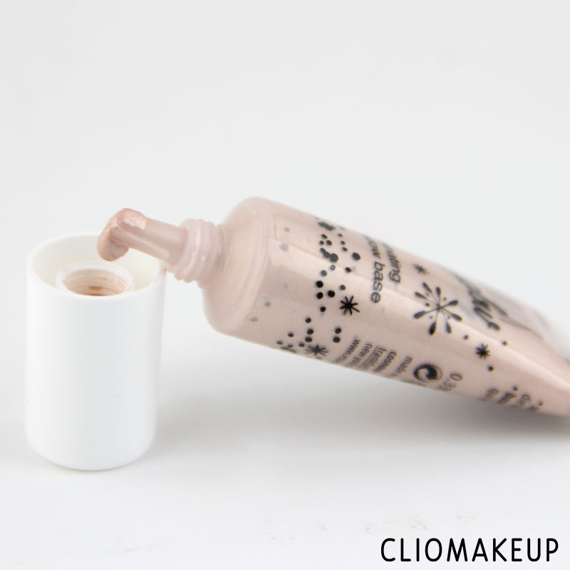 cliomakeup-recensione-illuminating-eyeshadow-base-essence-4