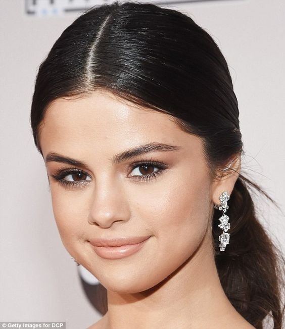 cliomakeup-migliori-ombretti-neri-7-selena-gomez