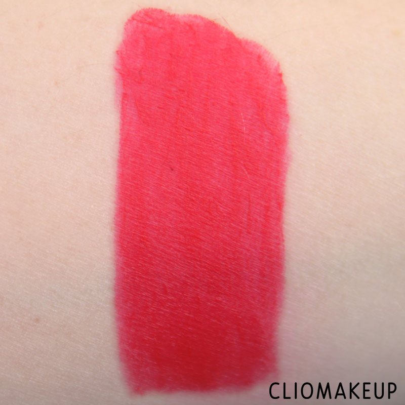 cliomakeup-recensione-rossetti-we-are-fabulous-velvet-matt-lipstick-essence-6