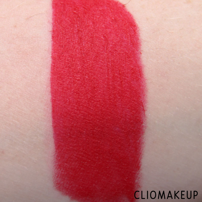 cliomakeup-recensione-rossetti-we-are-fabulous-velvet-matt-lipstick-essence-7