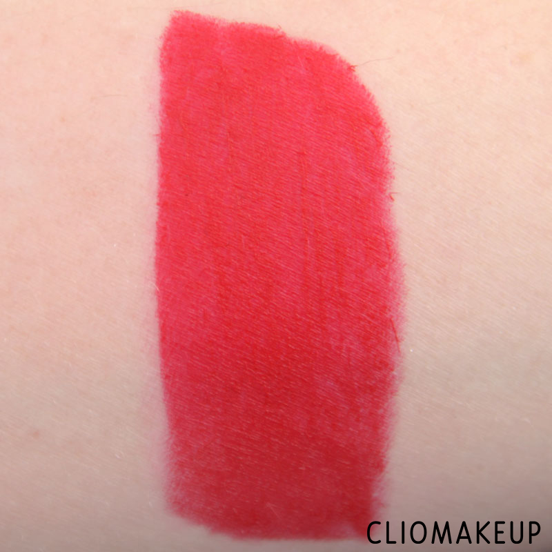 cliomakeup-recensione-rossetti-we-are-fabulous-velvet-matt-lipstick-essence-8