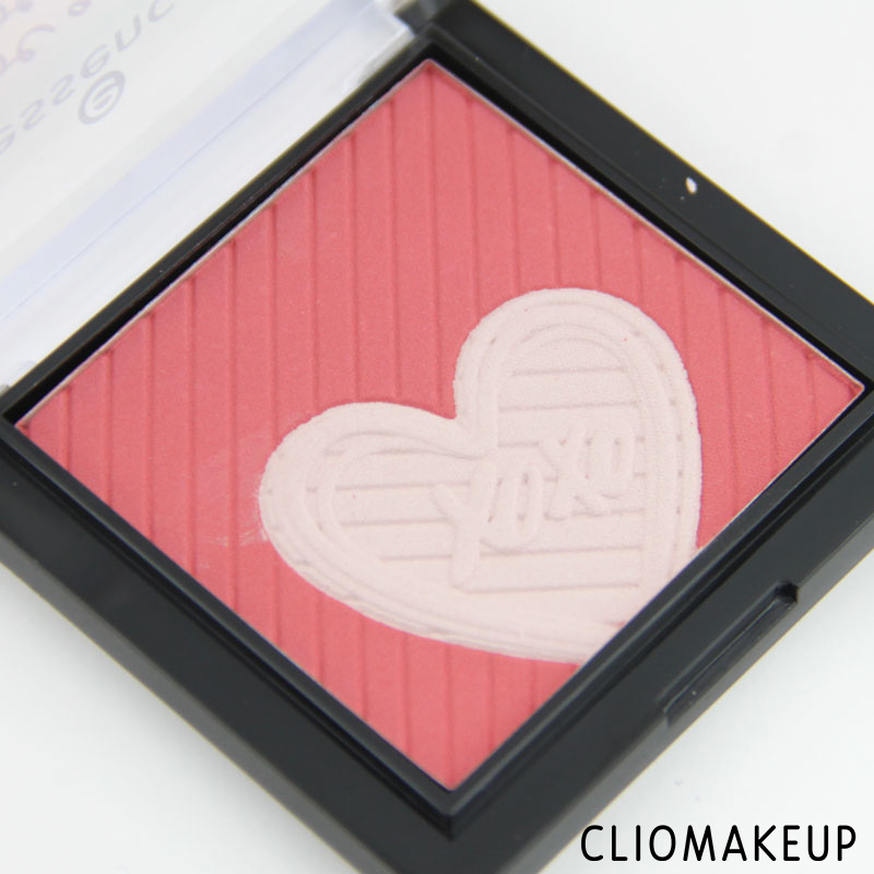 cliomakeup-recensione-we-are-awsome-multicolour-blush-essence-4