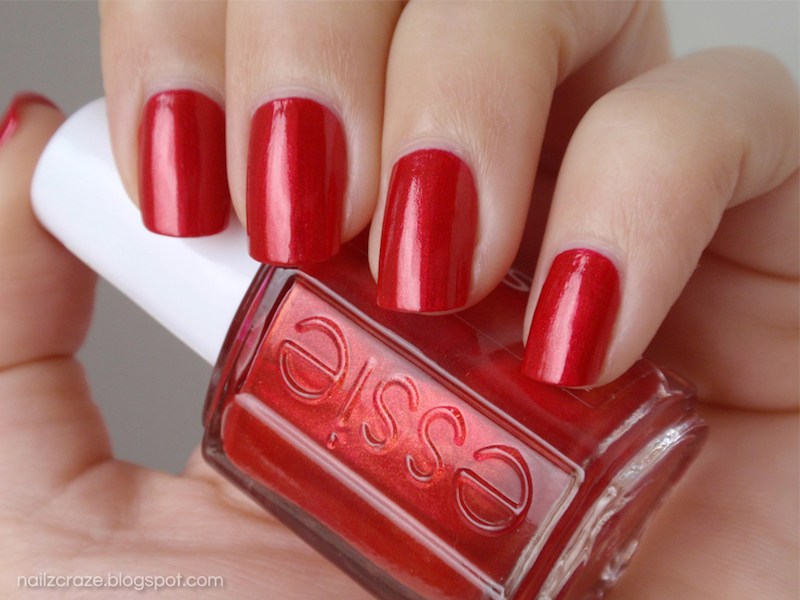 ClioMakeUp-Top-Smalti-Essie-1.jpg