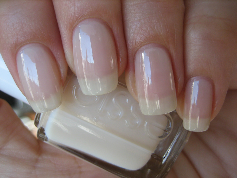 ClioMakeUp-Top-Smalti-Essie-2