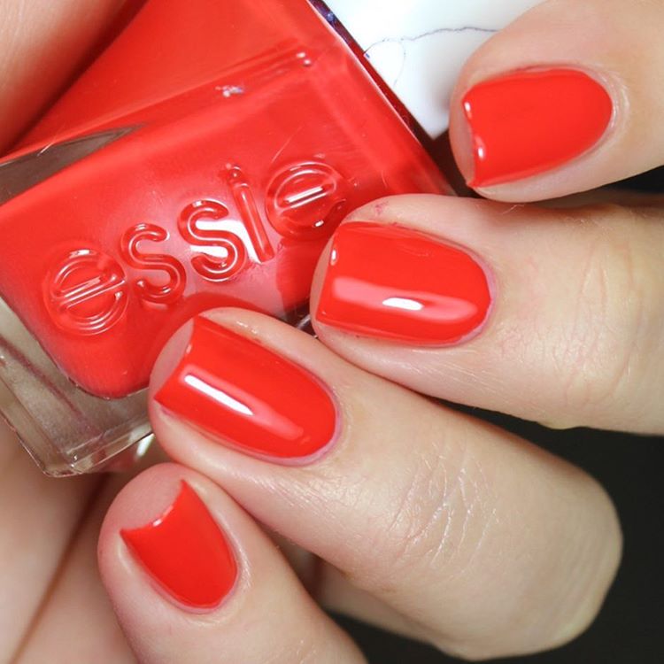 ClioMakeUp-Top-Smalti-Essie-21