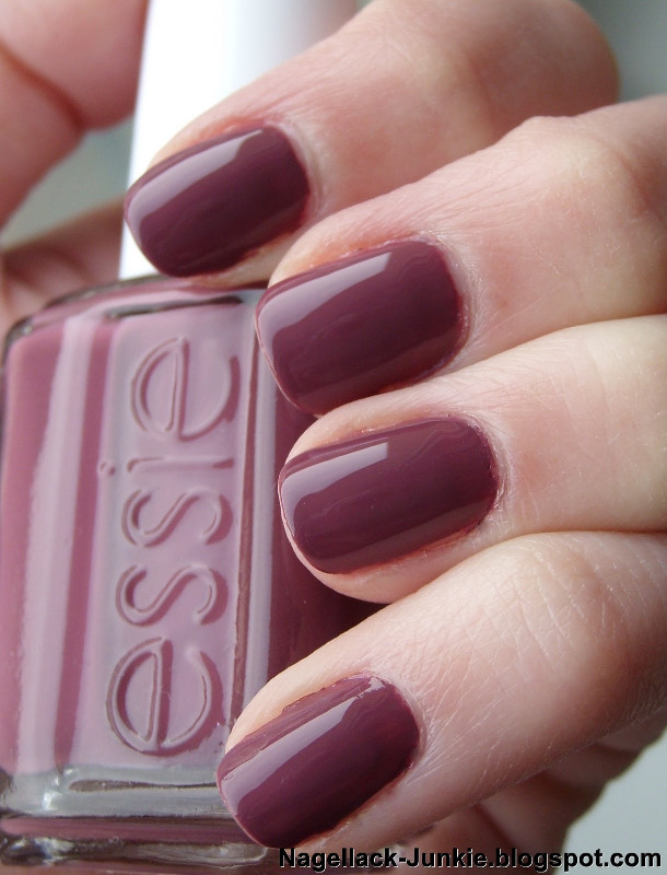 ClioMakeUp-Top-Smalti-Essie-4