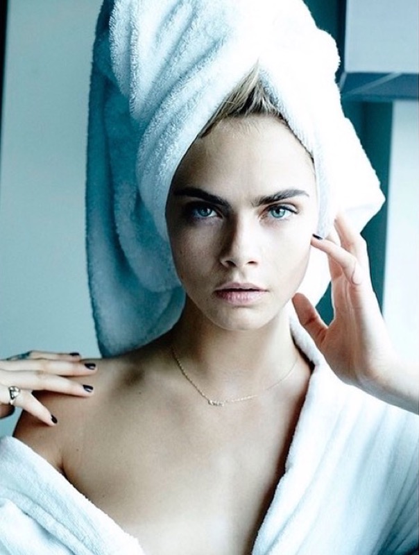 ClioMakeUp-skincare-routine-corpo-pelle-cara-delevingne