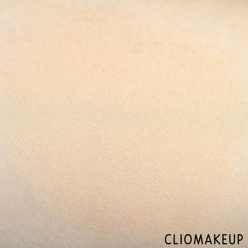 cliomakeup-recensione-correttore-camouflage-full-coverage-concealer-essence-8