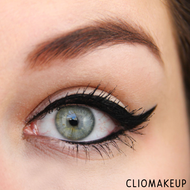 cliomakeup-recensione-eyeliner-the-cushion-eyeliner-essence-12