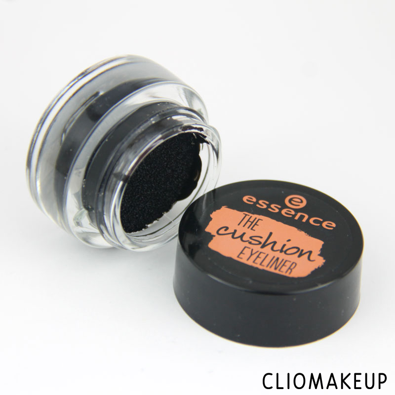 cliomakeup-recensione-eyeliner-the-cushion-eyeliner-essence-3