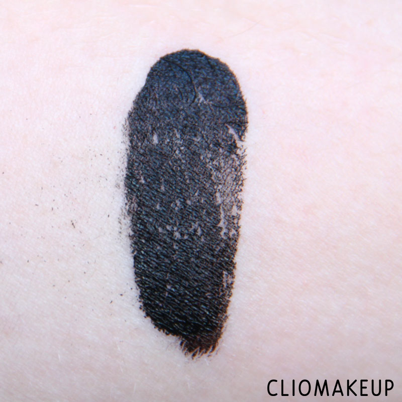 cliomakeup-recensione-eyeliner-the-cushion-eyeliner-essence-8