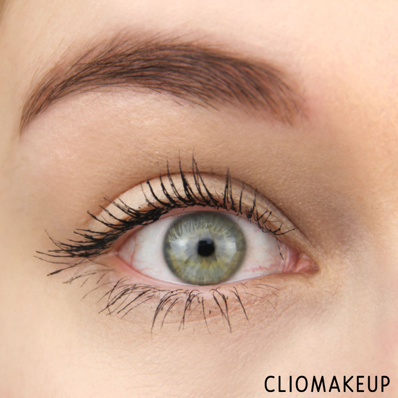 cliomakeup-recensione-volume-stylist-18h-curl-and-hold-mascara-essence-10