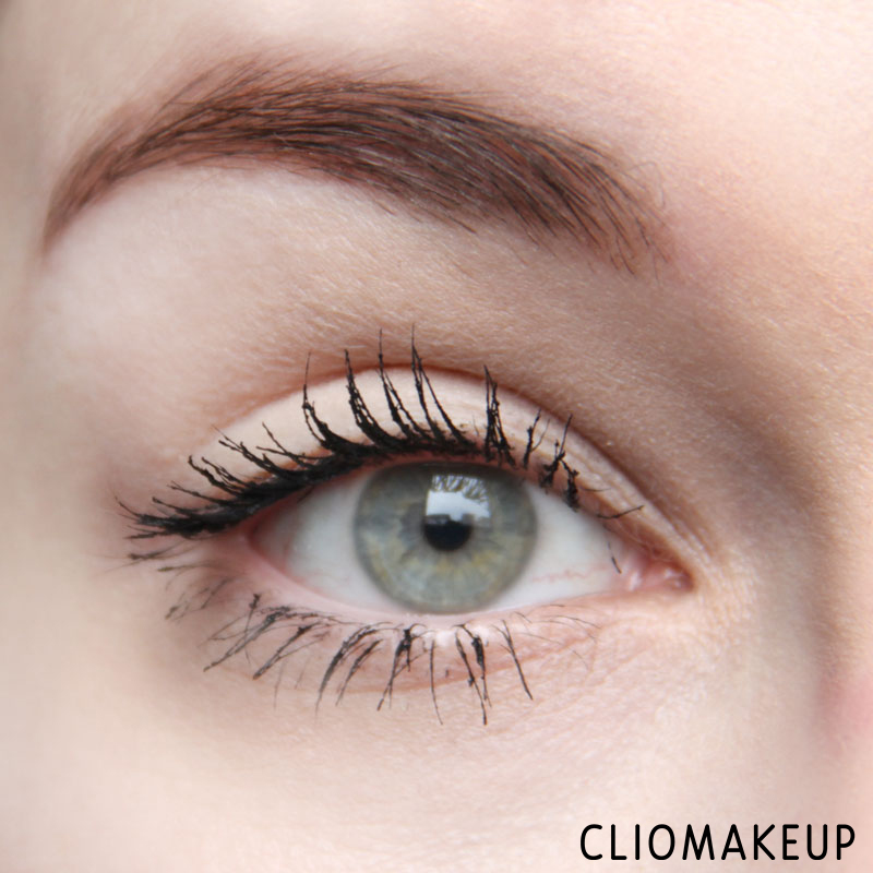 cliomakeup-recensione-volume-stylist-18h-curl-and-hold-mascara-essence-11