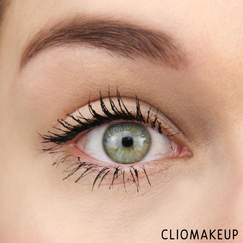 cliomakeup-recensione-volume-stylist-18h-curl-and-hold-mascara-essence-12