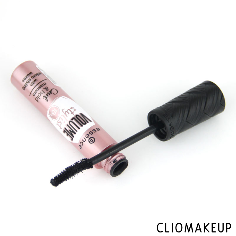 cliomakeup-recensione-volume-stylist-18h-curl-and-hold-mascara-essence-3