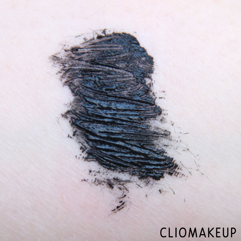 cliomakeup-recensione-volume-stylist-18h-curl-and-hold-mascara-essence-5