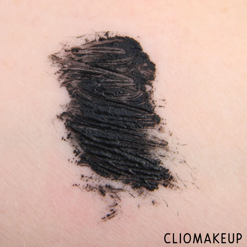 cliomakeup-recensione-volume-stylist-18h-curl-and-hold-mascara-essence-6