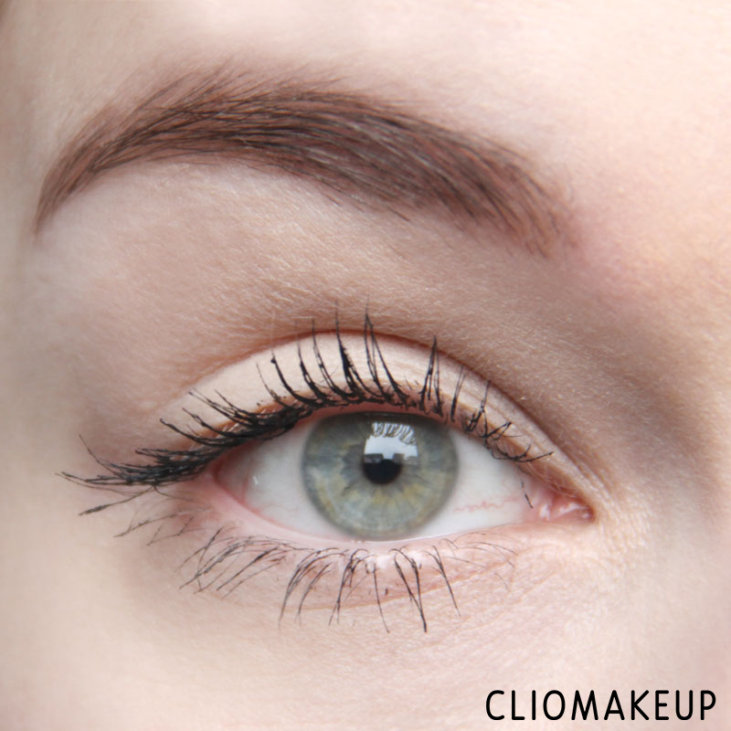 cliomakeup-recensione-volume-stylist-18h-curl-and-hold-mascara-essence-9