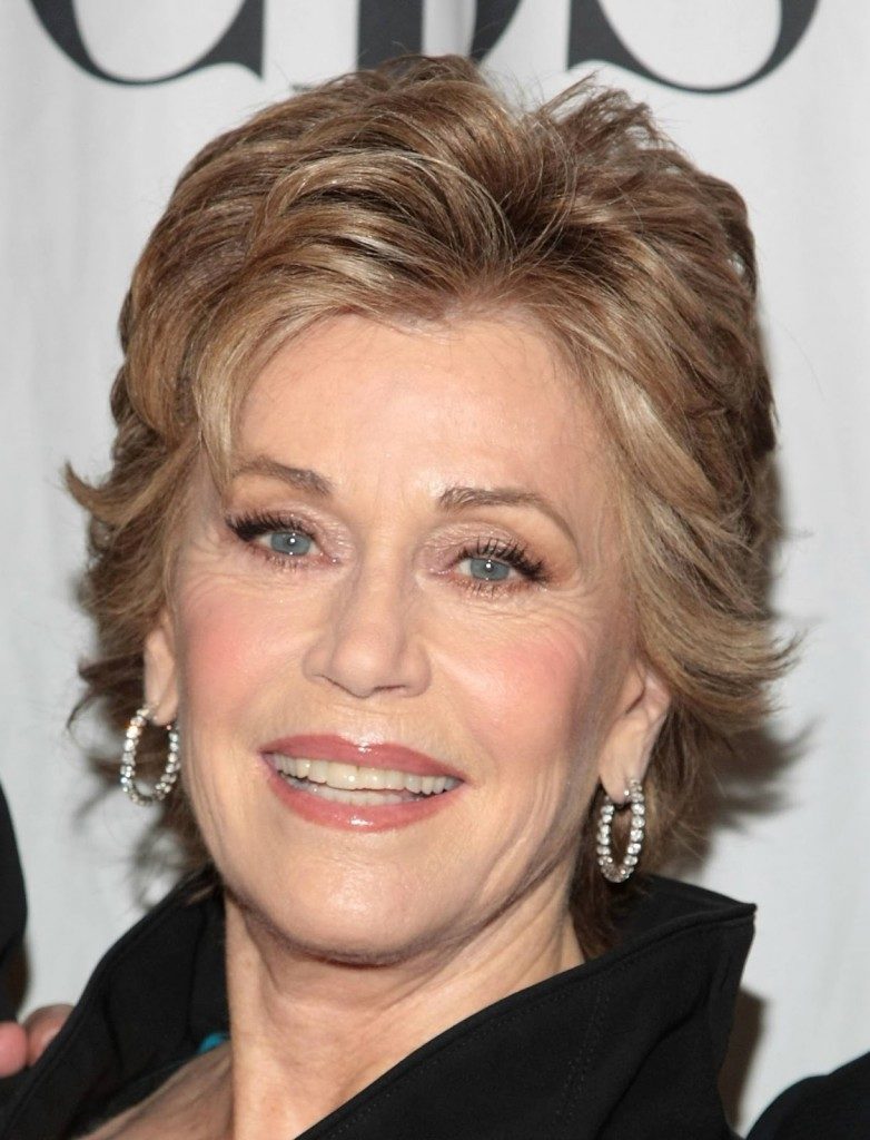 cliomakeup-trucco-effetto-lifting-3-jane-fonda