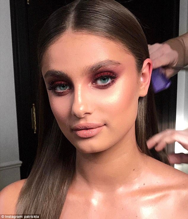 cliomakeup-migliori-make-up-met-gala-22-taylor-hill