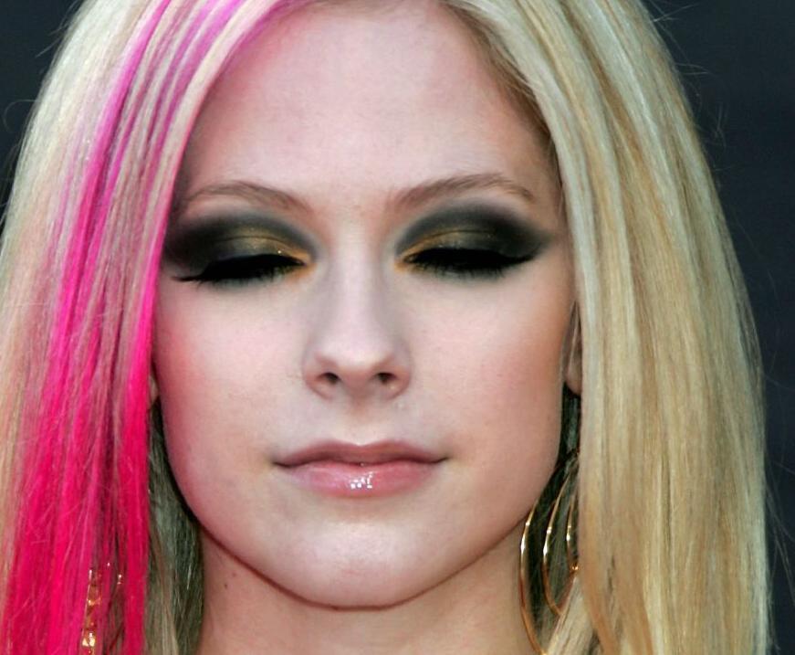 cliomakeup-ossessioni-celebrity-10-avril-lavigne