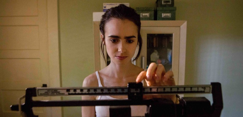 ClioMakeUp-fino-osso-film-anoressia-shock-lily-collins-netflix-13