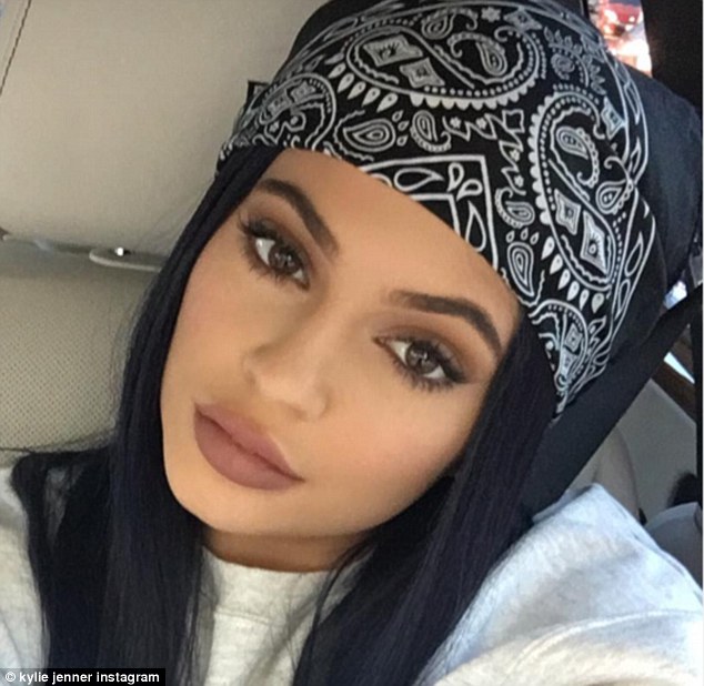 cliomakeup-bandana-capelli-13-kylie-jenner