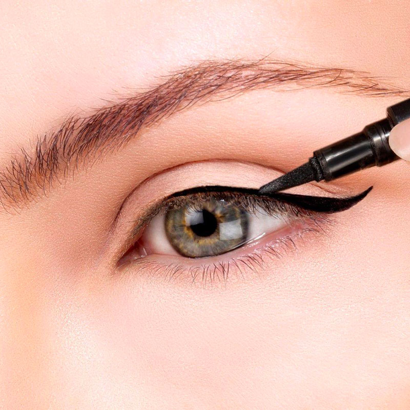 cliomakeup-eye-liner-codina-metodi-applicazione-1